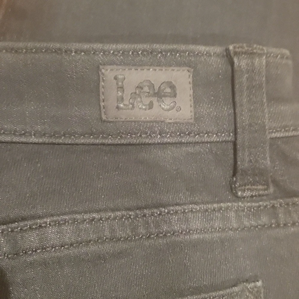LEE NWT Scultping Skinny Mid Rise Jeans sz 16